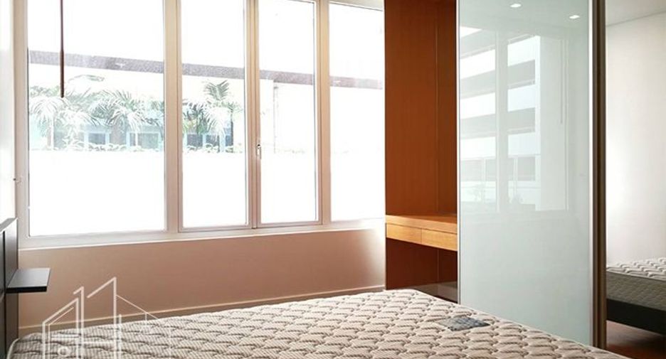 For rent 2 bedrooms apartment in Khlong Toei, Bangkok