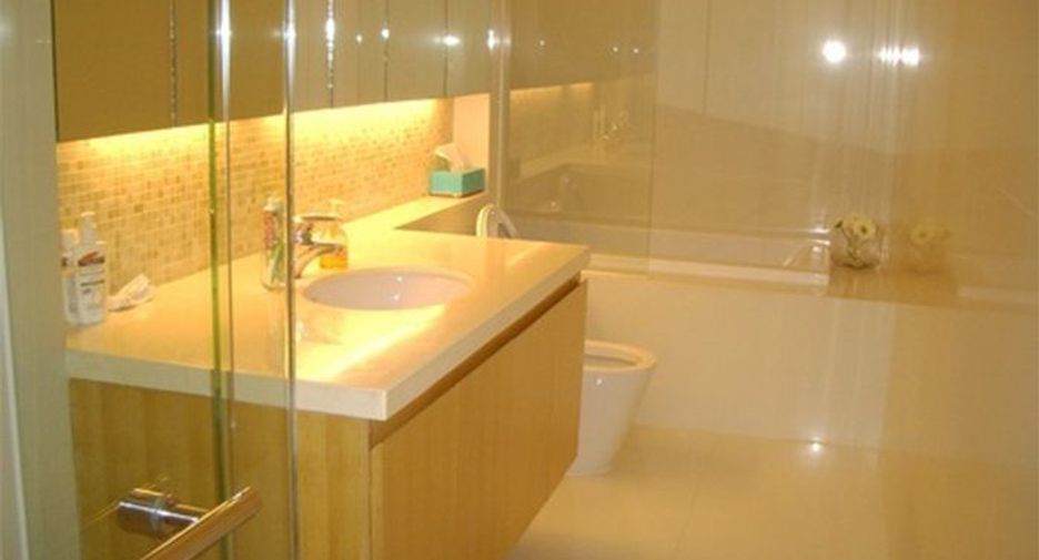 For rent 2 bedrooms apartment in Khlong Toei, Bangkok