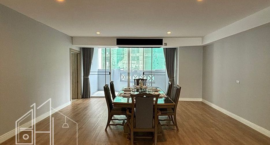 For rent 4 bedrooms apartment in Khlong Toei, Bangkok