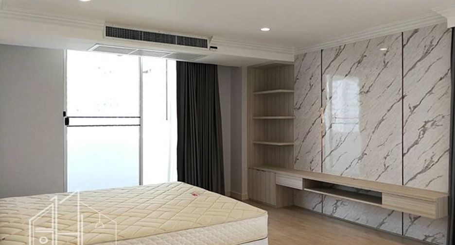 For rent 4 bedrooms condo in Khlong Toei, Bangkok