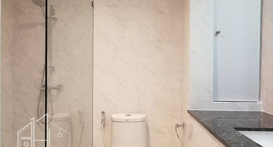 For rent 4 bedrooms condo in Khlong Toei, Bangkok