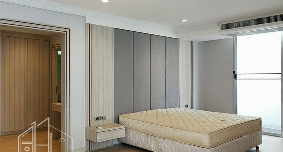 For rent 4 bedrooms condo in Khlong Toei, Bangkok