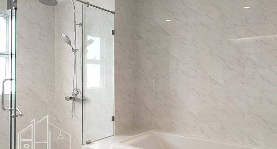 For rent 4 bedrooms condo in Khlong Toei, Bangkok