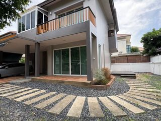 Casa en alquiler de 3 habitaciones en Bang Phli, Samut Prakan