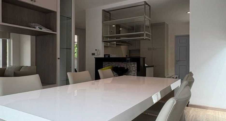 Casa en alquiler de 3 habitaciones en Bang Phli, Samut Prakan