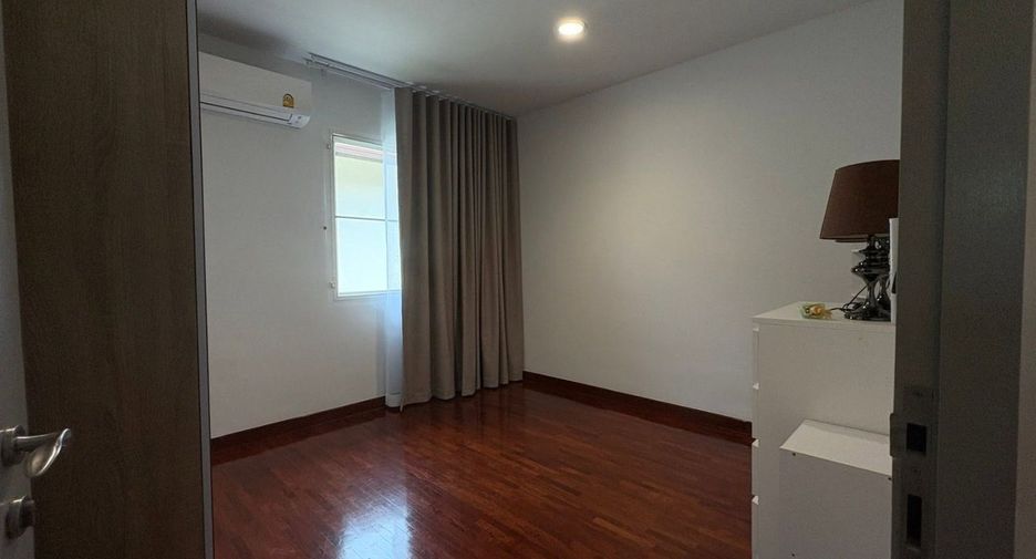 Casa en alquiler de 3 habitaciones en Bang Phli, Samut Prakan