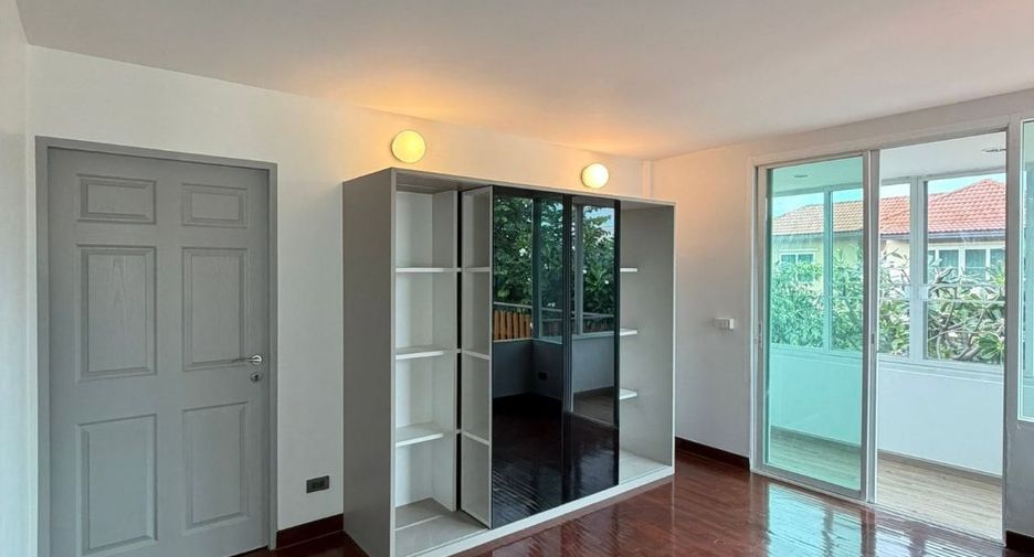 Casa en alquiler de 3 habitaciones en Bang Phli, Samut Prakan