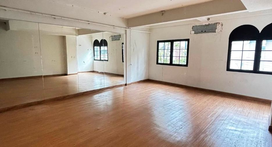 Local comercial en alquiler en Watthana, Bangkok