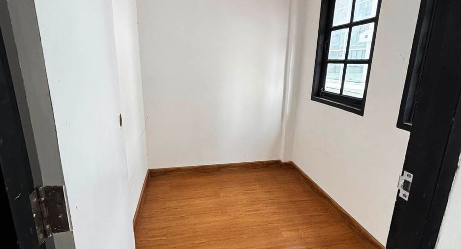 Local comercial en alquiler en Watthana, Bangkok