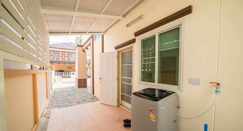 For rent 3 bedrooms house in San Kamphaeng, Chiang Mai