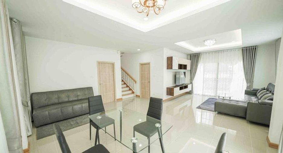 For rent 3 bedrooms house in San Kamphaeng, Chiang Mai