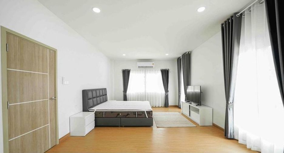 For rent 3 bedrooms house in San Kamphaeng, Chiang Mai