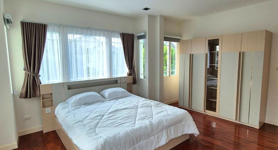 For rent 4 bedrooms house in Mueang Chiang Mai, Chiang Mai