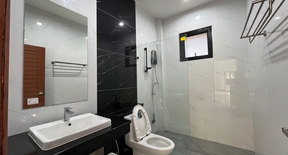 For rent 3 bedrooms villa in Mueang Krabi, Krabi