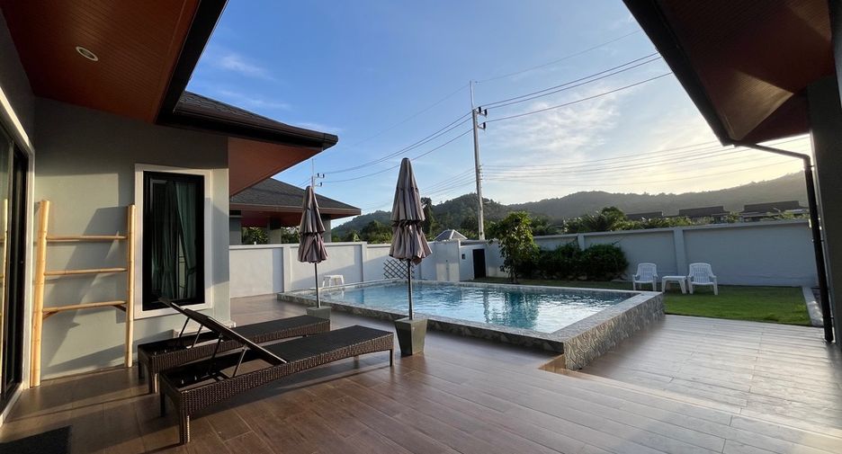 For rent 3 bedrooms villa in Mueang Krabi, Krabi