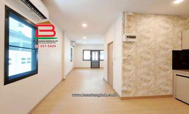 Haus zum Kauf mit 2 Zimmer in Sai Mai, Bangkok
