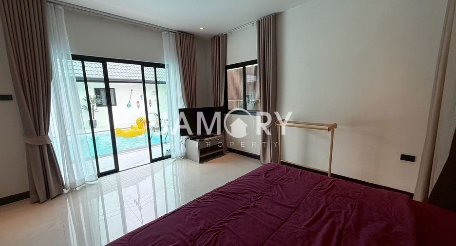 Villa en alquiler y en venta de 4 habitaciones en Bang Lamung, Chonburi