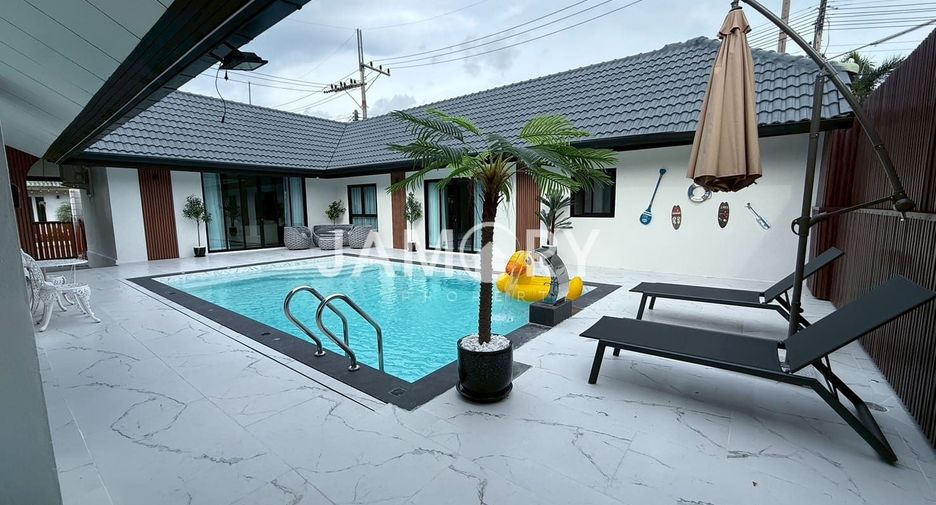 Villa en alquiler y en venta de 4 habitaciones en Bang Lamung, Chonburi