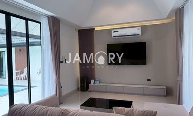 À louer et à vendre 4 chambres villa à Bang Lamung, Chonburi