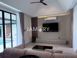 Villa en alquiler y en venta de 4 habitaciones en Bang Lamung, Chonburi