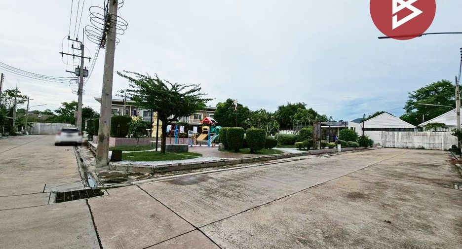 For sale 3 bedrooms townhouse in Mueang Chon Buri, Chonburi