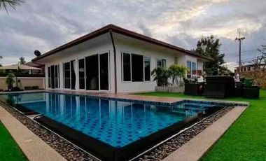For rent 3 bedrooms villa in Huay Yai, Pattaya