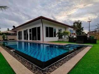 For rent 3 bedrooms villa in Bang Lamung, Chonburi