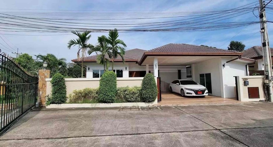 For rent 3 bedrooms villa in Huay Yai, Pattaya