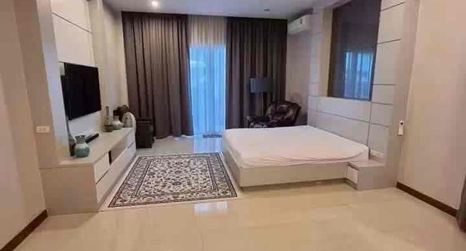 For rent 3 bedrooms villa in Huay Yai, Pattaya