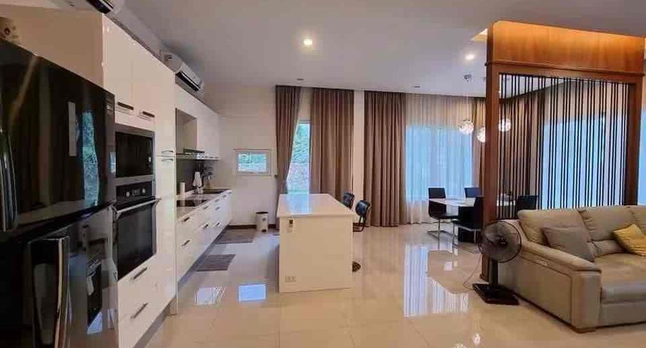 For rent 3 bedrooms villa in Huay Yai, Pattaya