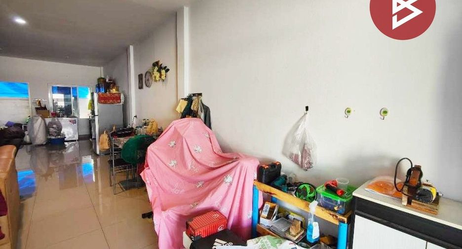 À vendre 3 chambres maison de ville à Mueang Nakhon Pathom, Nakhon Pathom