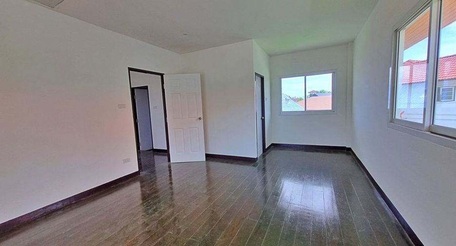 Casa en venta de 4 habitaciones en Bang Lamung, Chonburi