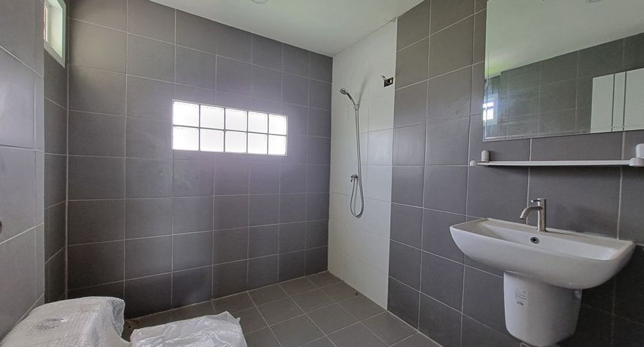 Casa en venta de 4 habitaciones en Bang Lamung, Chonburi
