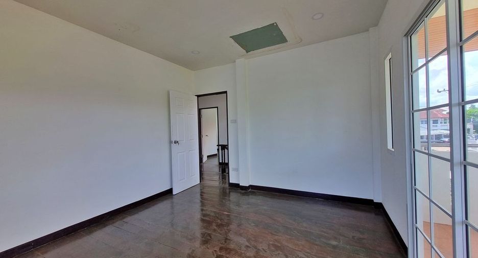 Casa en venta de 4 habitaciones en Bang Lamung, Chonburi