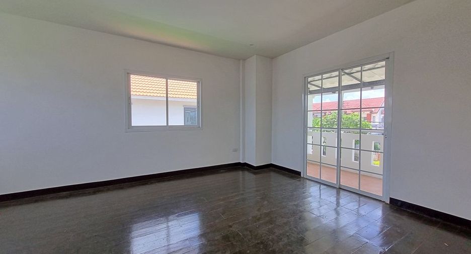 Casa en venta de 4 habitaciones en Bang Lamung, Chonburi