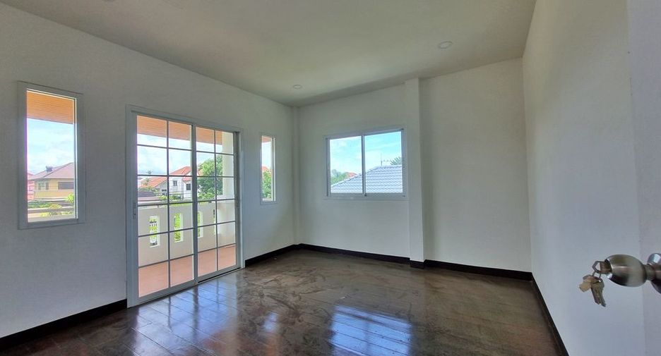 Casa en venta de 4 habitaciones en Bang Lamung, Chonburi