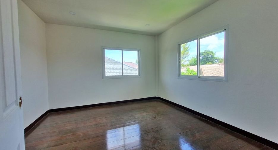Casa en venta de 4 habitaciones en Bang Lamung, Chonburi