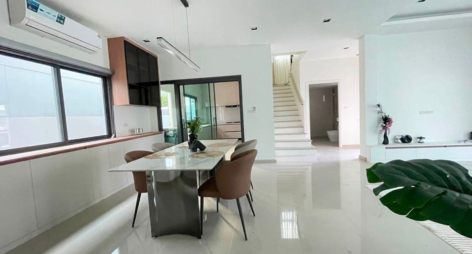Haus zur Miete mit 4 Zimmer in Bang Lamung, Chonburi