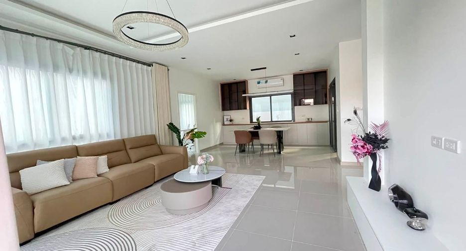 Haus zur Miete mit 4 Zimmer in Bang Lamung, Chonburi