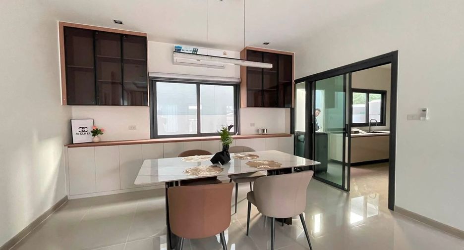 Haus zur Miete mit 4 Zimmer in Bang Lamung, Chonburi