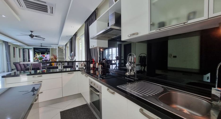Villa zum Kauf mit 5 Zimmer in Jomtien, Pattaya