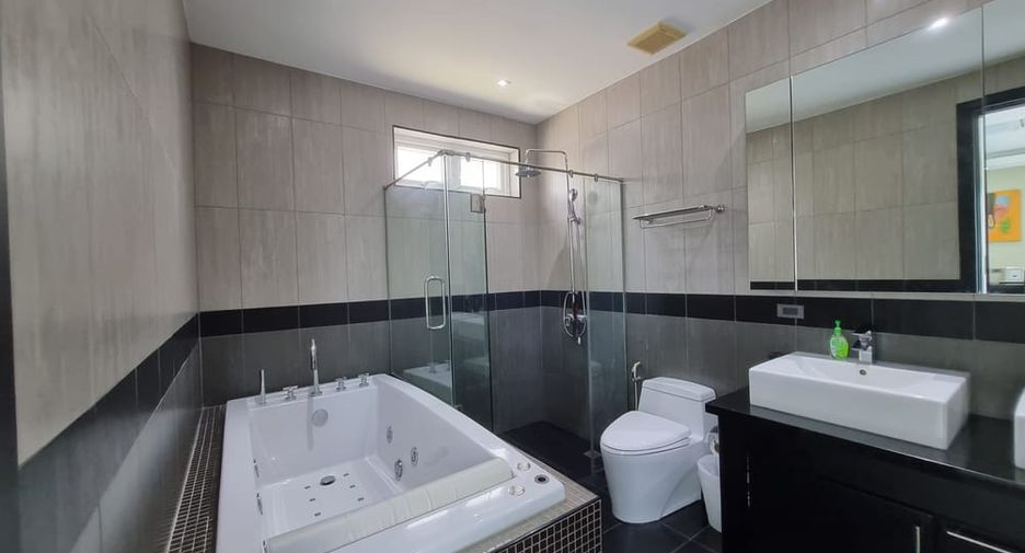 Villa zum Kauf mit 5 Zimmer in Jomtien, Pattaya