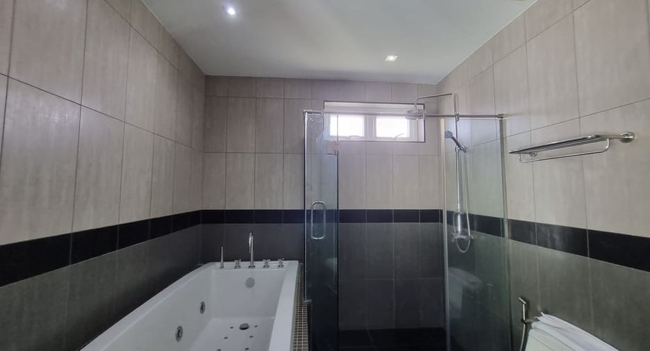 Villa zum Kauf mit 5 Zimmer in Jomtien, Pattaya
