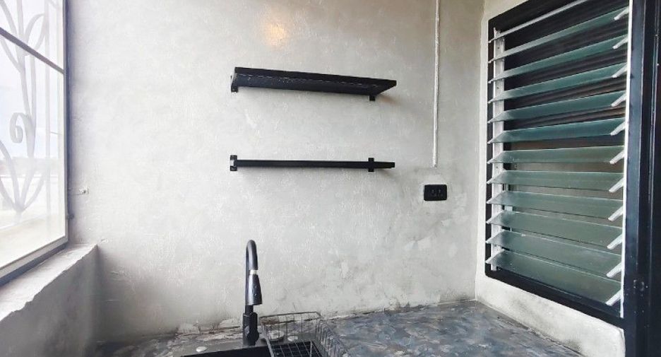 For sale 2 bedrooms condo in Nakhon Chai Si, Nakhon Pathom