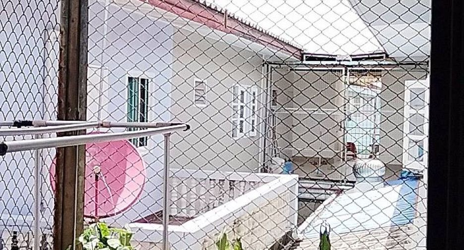 Casa adosada en venta de 3 habitaciones en Bang Phli, Samut Prakan