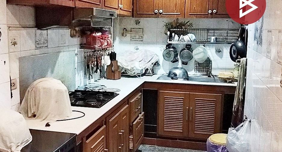 Casa adosada en venta de 3 habitaciones en Bang Phli, Samut Prakan