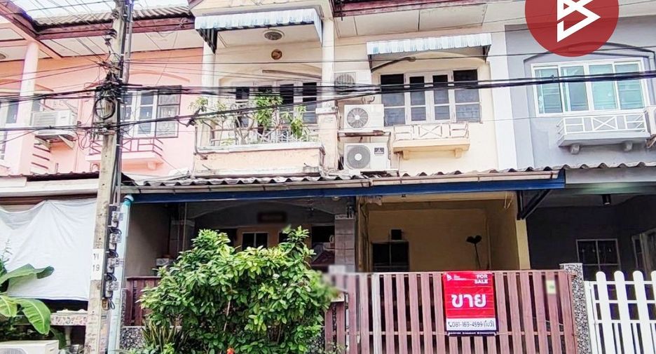 Casa adosada en venta de 3 habitaciones en Bang Phli, Samut Prakan