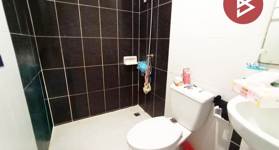Casa adosada en venta de 2 habitaciones en Phan Thong, Chonburi