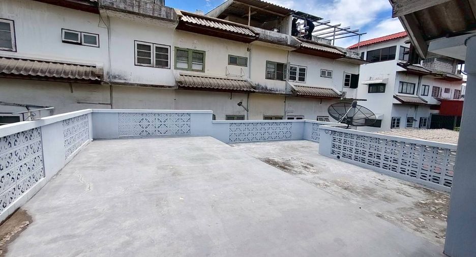 Casa en venta de 4 habitaciones en Bang Phlat, Bangkok