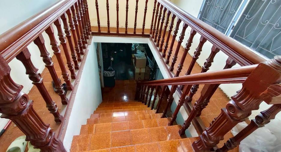 Casa en venta de 4 habitaciones en Bang Phlat, Bangkok